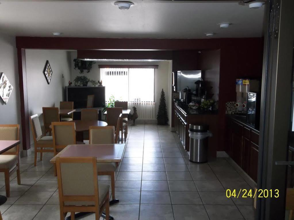 Americas Best Value Inn & Suites Ft Collins E At I-25 Форт Коллинс Экстерьер фото