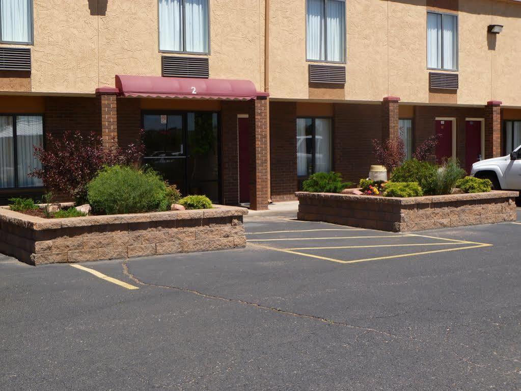 Americas Best Value Inn & Suites Ft Collins E At I-25 Форт Коллинс Экстерьер фото