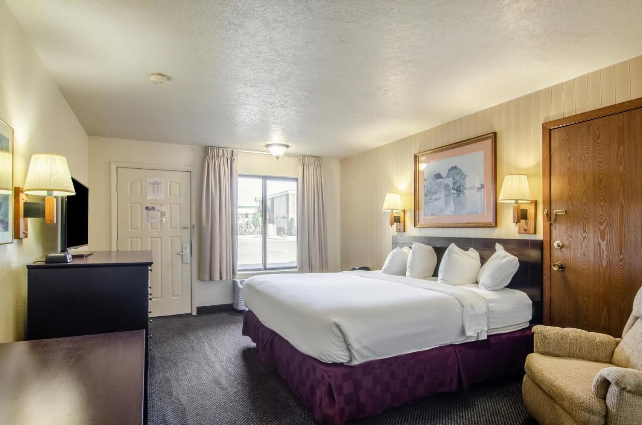 Americas Best Value Inn & Suites Ft Collins E At I-25 Форт Коллинс Экстерьер фото