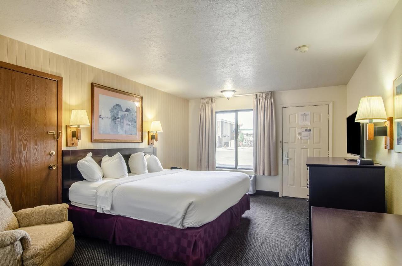 Americas Best Value Inn & Suites Ft Collins E At I-25 Форт Коллинс Экстерьер фото