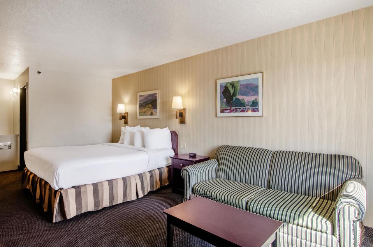 Americas Best Value Inn & Suites Ft Collins E At I-25 Форт Коллинс Экстерьер фото